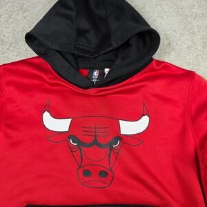 NBA Pullover Hoodie Boys 8 Red Black Colorblock Chicago Bulls Logo Activewear